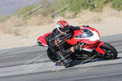 media/Dec-01-2025-Moto Forza (Mon) [[2daa91e15f]]/2-Intermediate Group/Session 4 Turn 9/